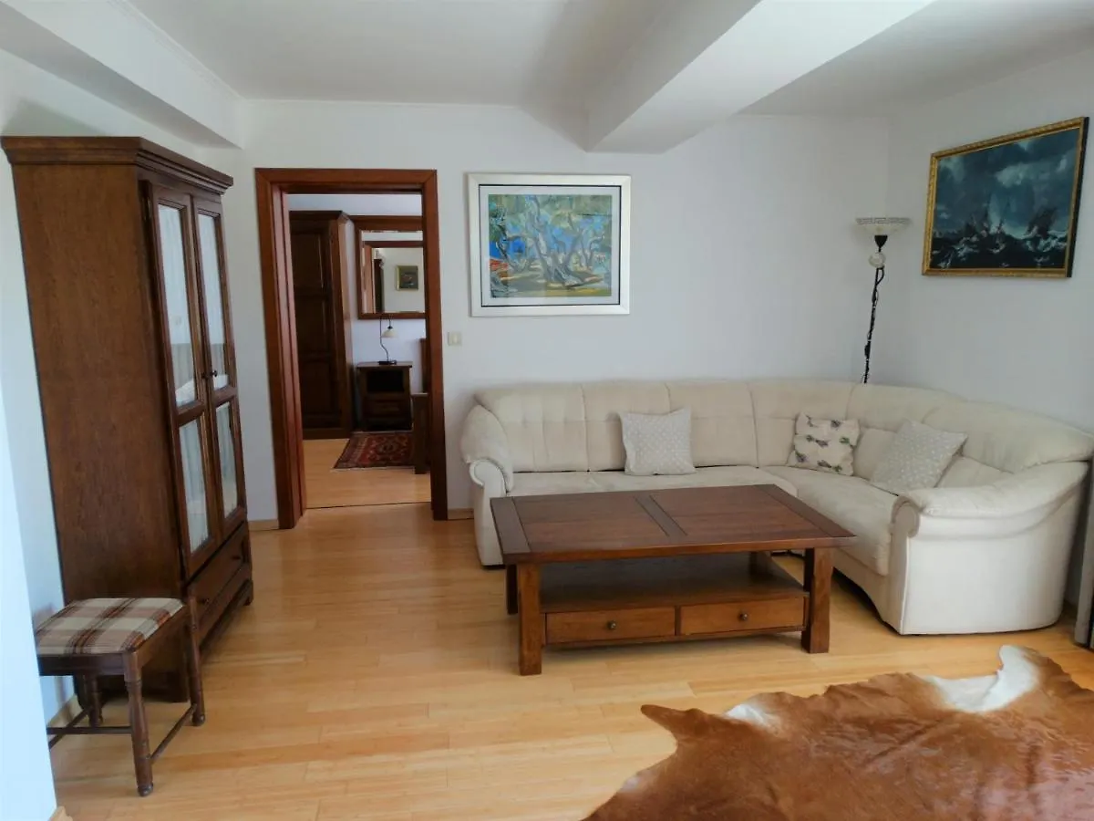 Apartment Apartmani Selce 30660 - Tomislav