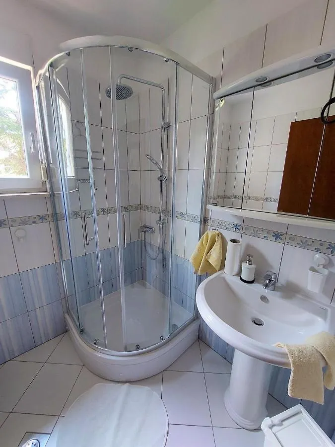 Apartmani Selce 30660 - Tomislav