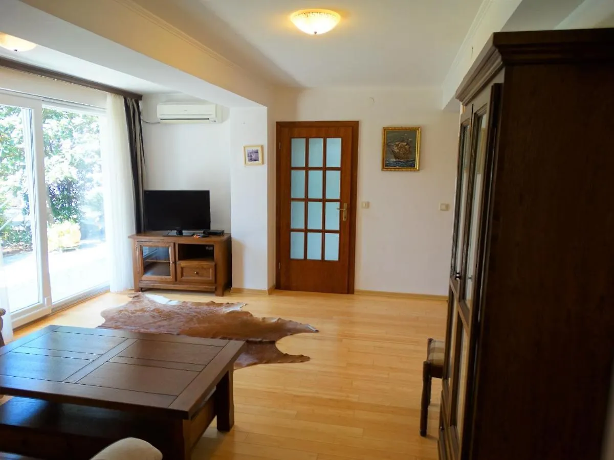 Apartmani Selce 30660 - Tomislav